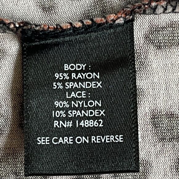 Torrid Super Soft Knit Blouse Women Size 1X Orange Animal Print Shoulder Lace - Picture 9 of 11